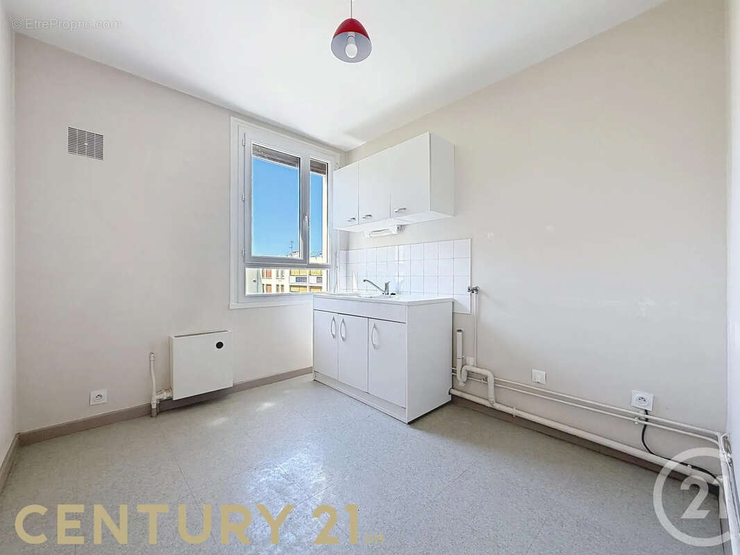 Appartement à GENAY