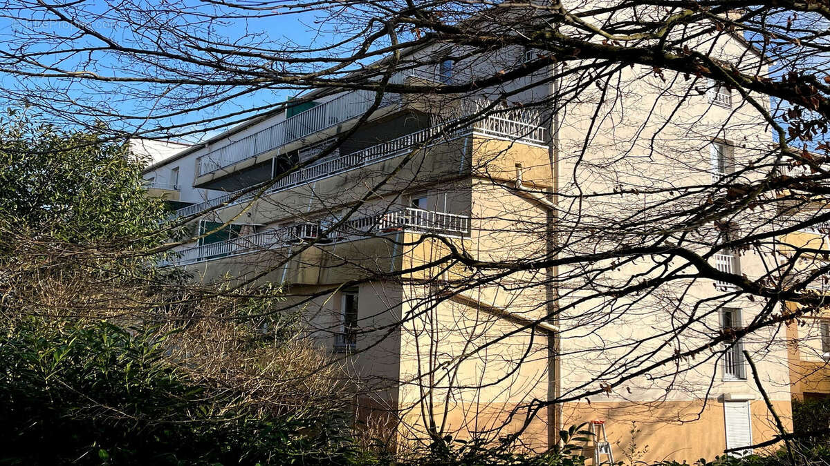 Appartement à COMBS-LA-VILLE