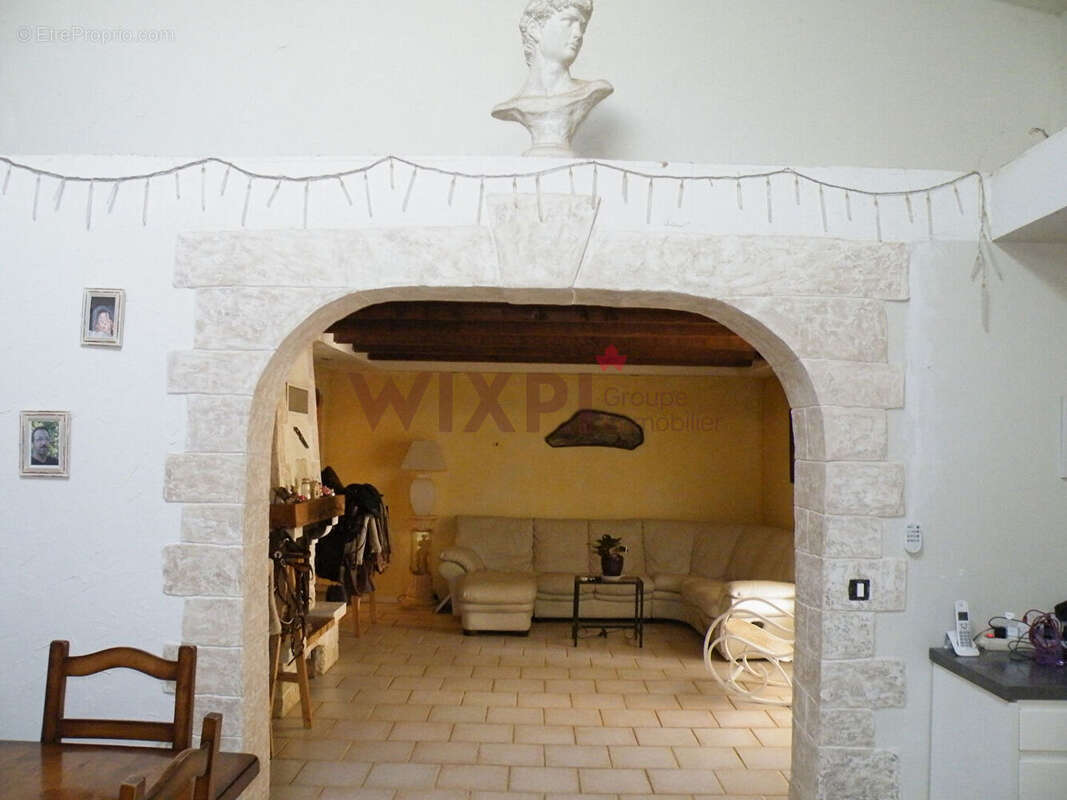 Maison à TOURRETTES
