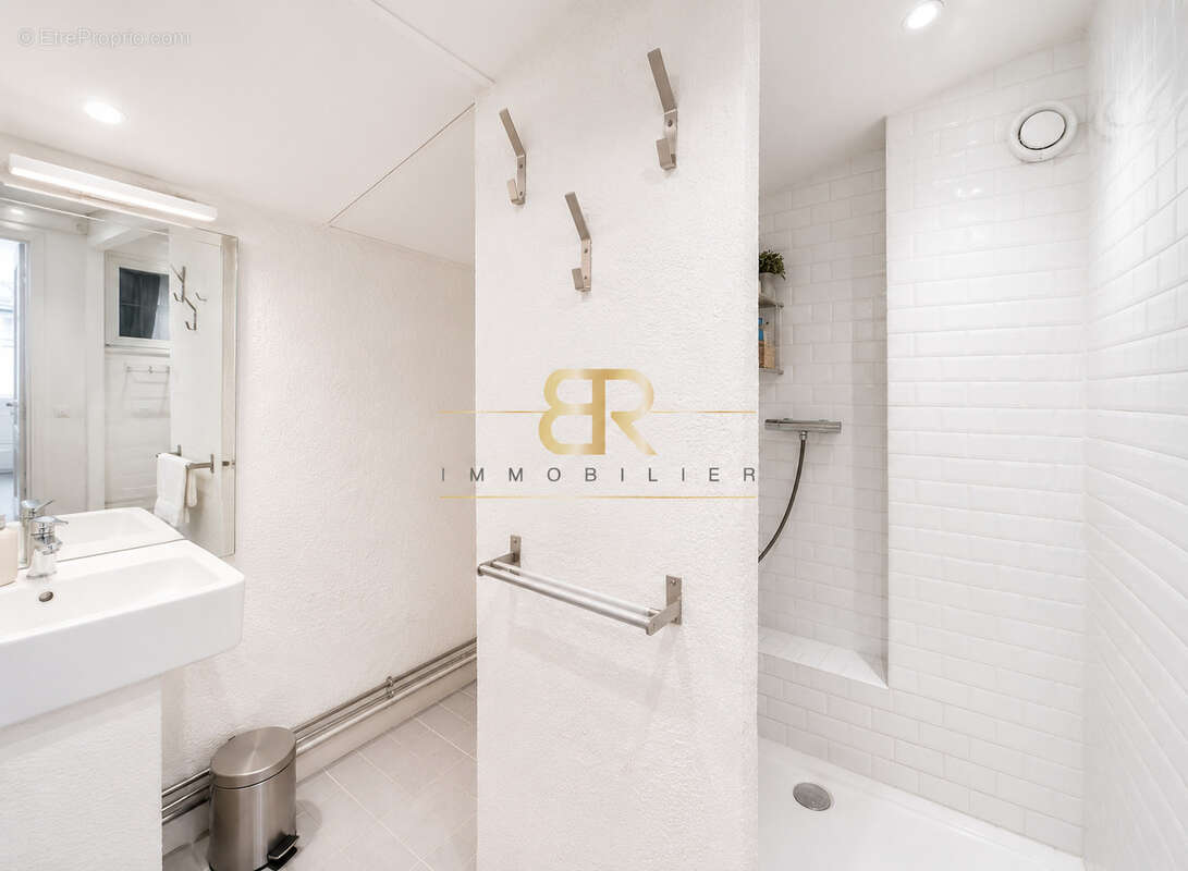 Appartement à PARIS-3E
