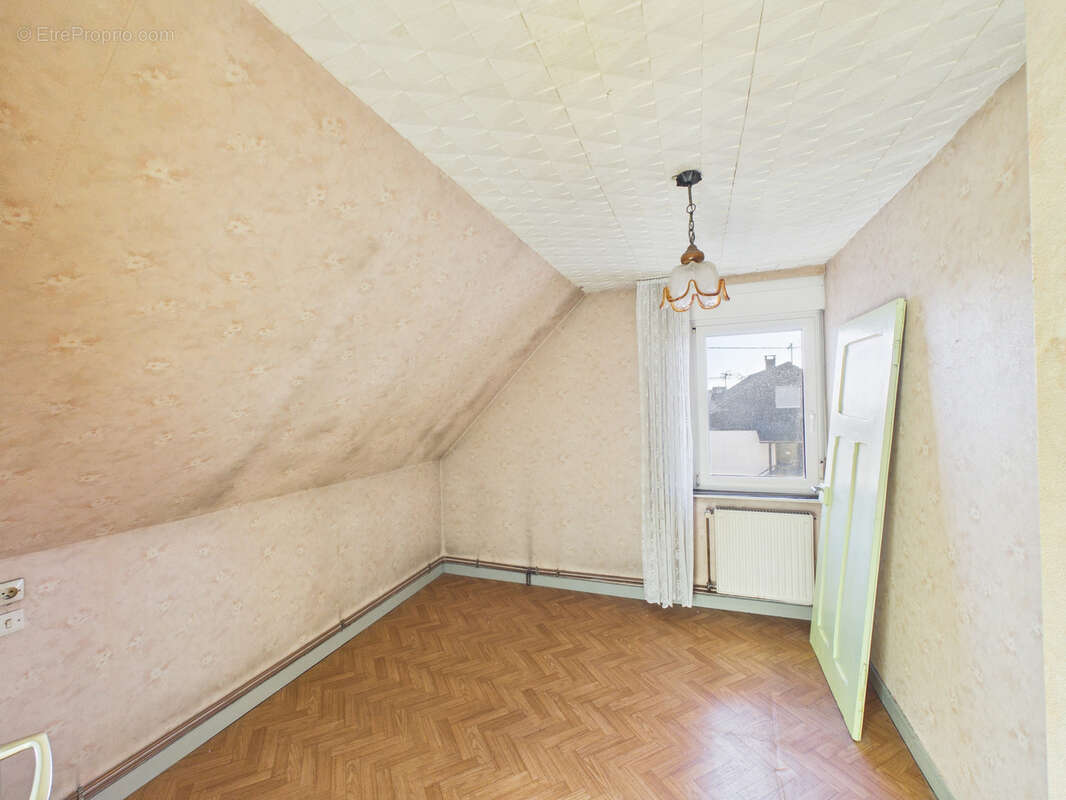 Maison à VILLAGE-NEUF