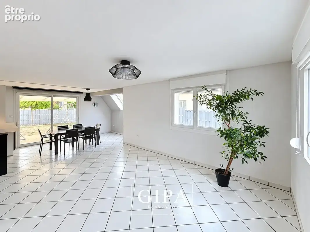 Maison 5 pièces 102 m² à vendre à Entzheim (67960) - photo 2