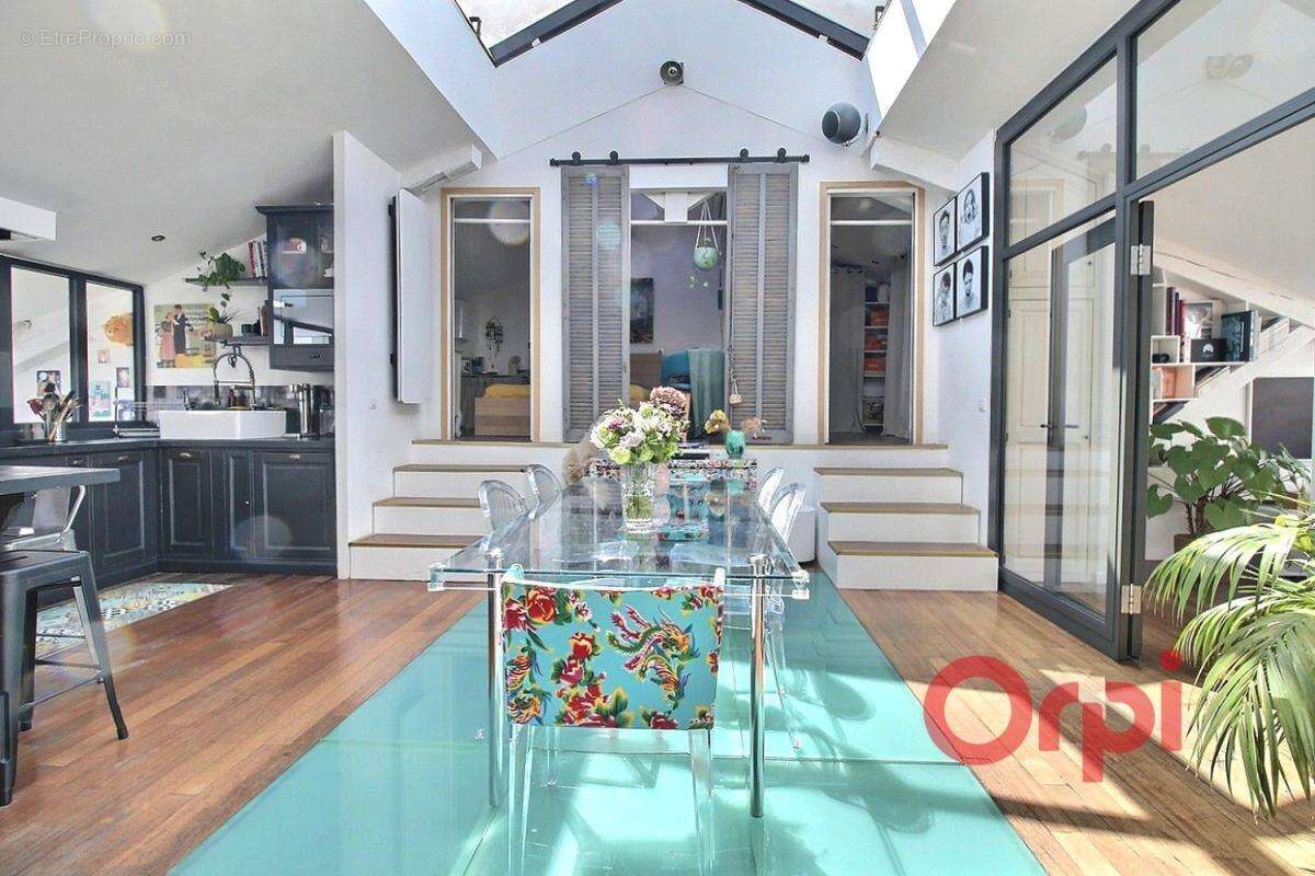 Appartement à MARSEILLE-1E