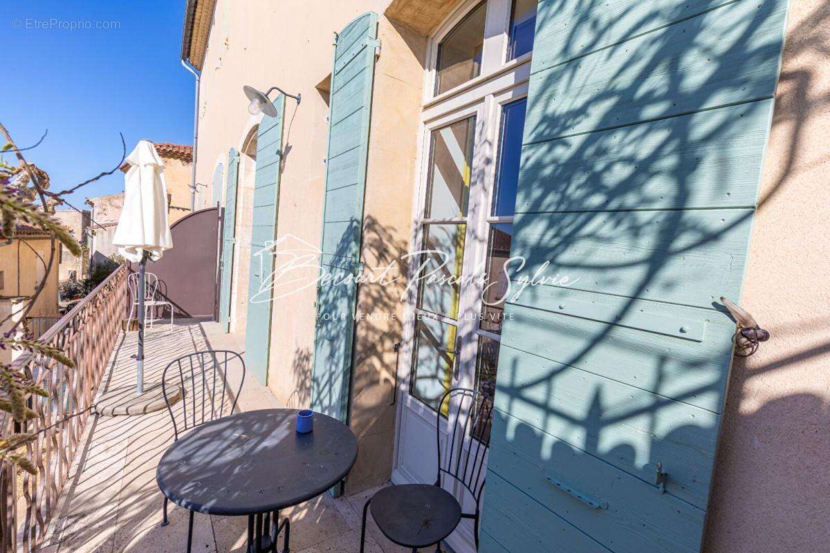 Appartement à BEAUMES-DE-VENISE