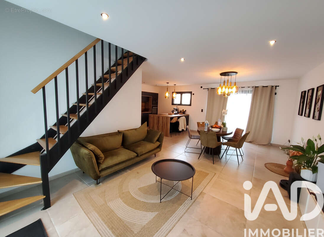 Photo 2 - Maison à TRELAZE