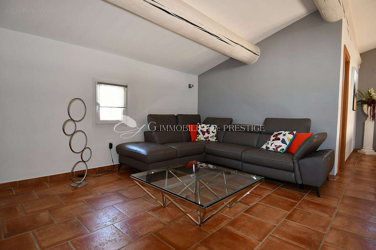 Maison à SAINT-PIERRE-DE-VASSOLS