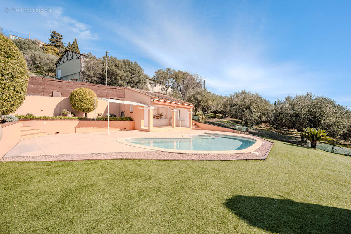 Maison à PIERREFEU-DU-VAR