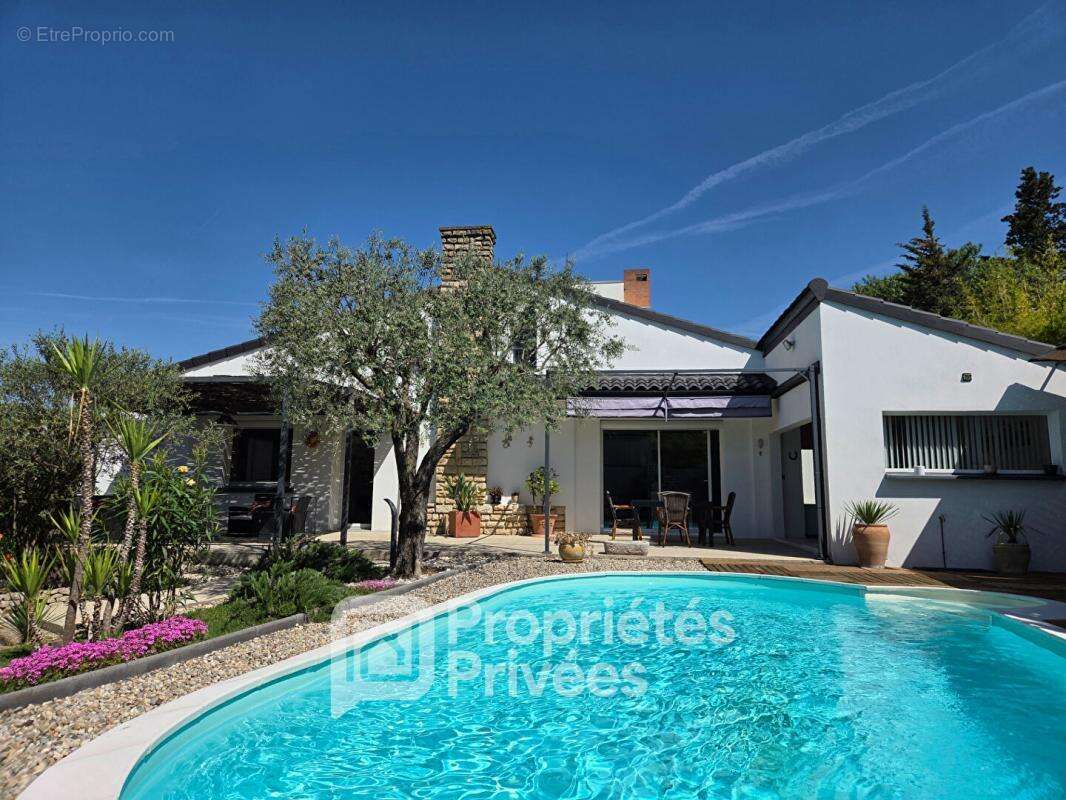 Maison à MONTELIMAR