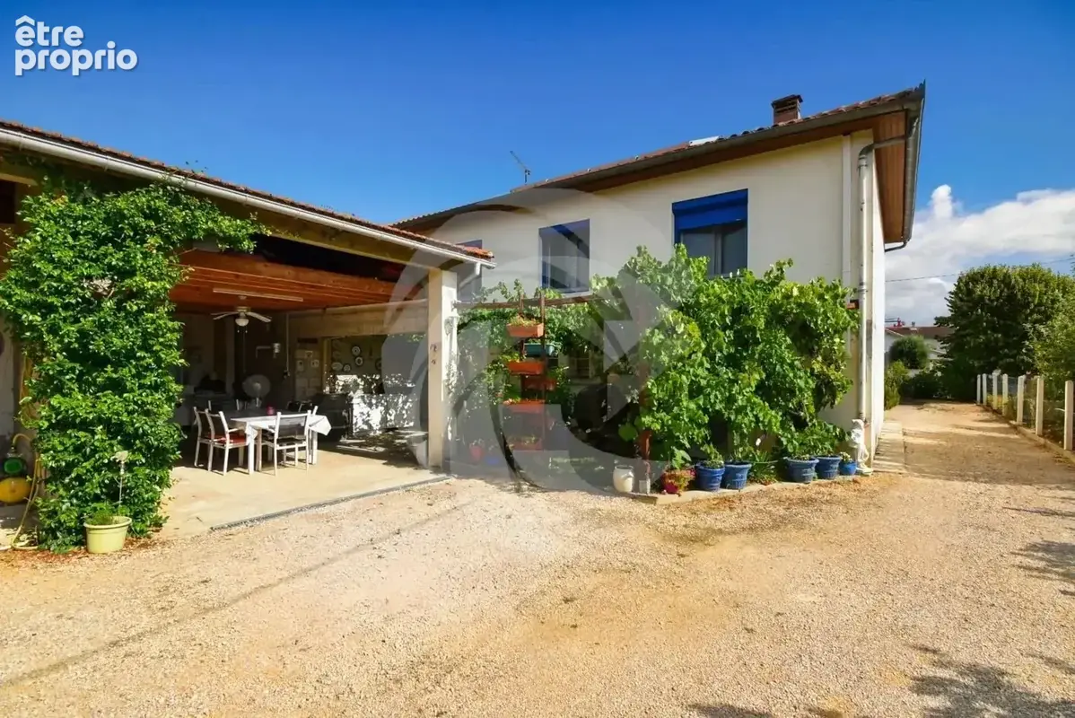 Maison avec deux logements indépendants, dépendances et terrain constructible à Montauban - photo 3
