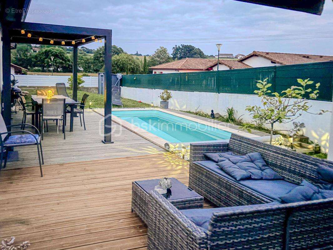 Maison de plain-pied de 2017 avec 4 chambres et piscine - photo 5
