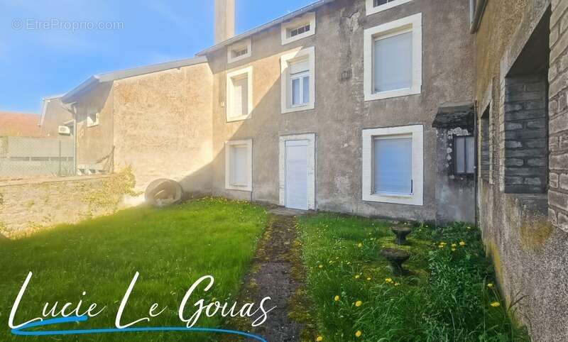 Corps de ferme de 154m² habitable avec grange, dépendances, jardin et verger – Bazailles - photo 12