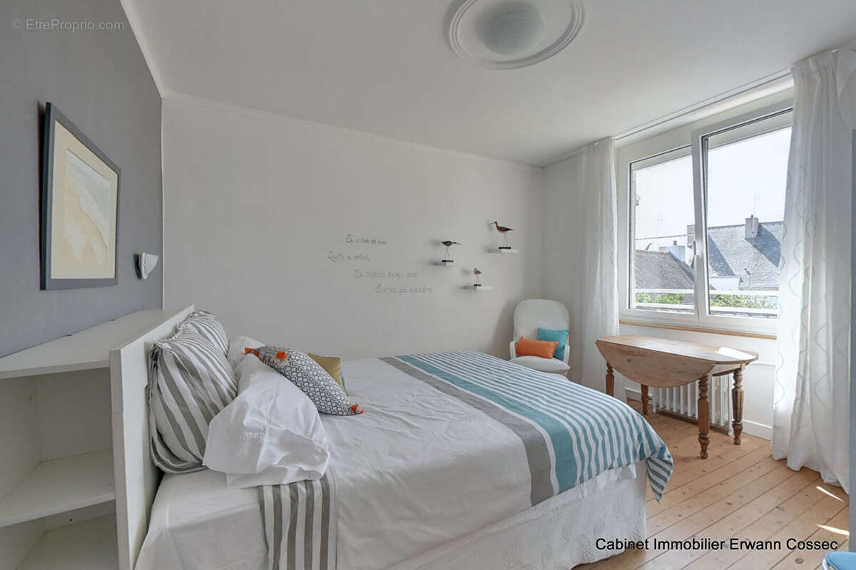 LECHIAGAT - Maison de 130 m² profitant d'une vue sur le port - photo 8