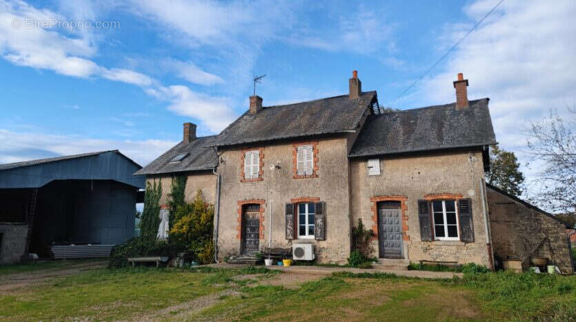 Maison à ALLUY