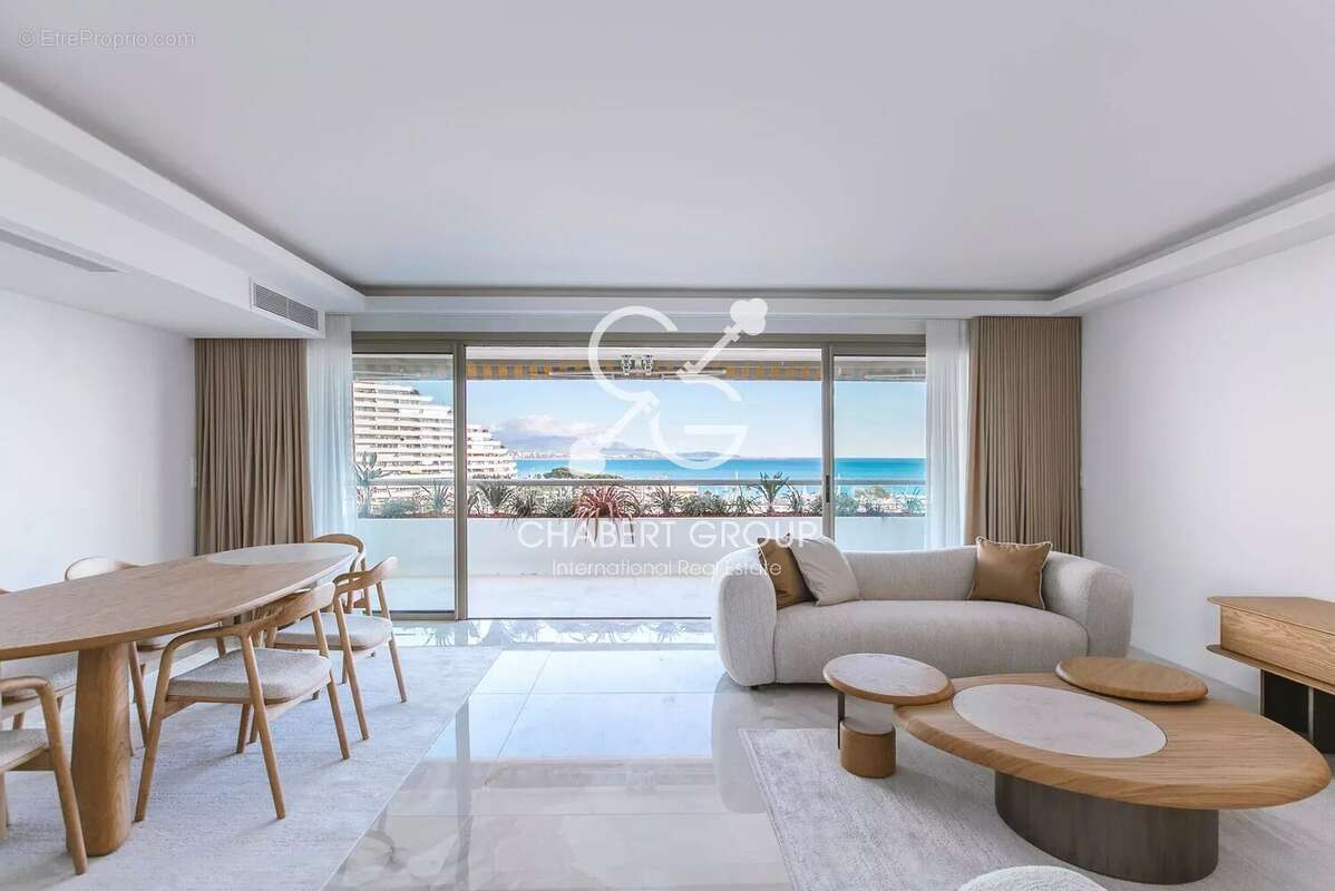 Appartement à VILLENEUVE-LOUBET