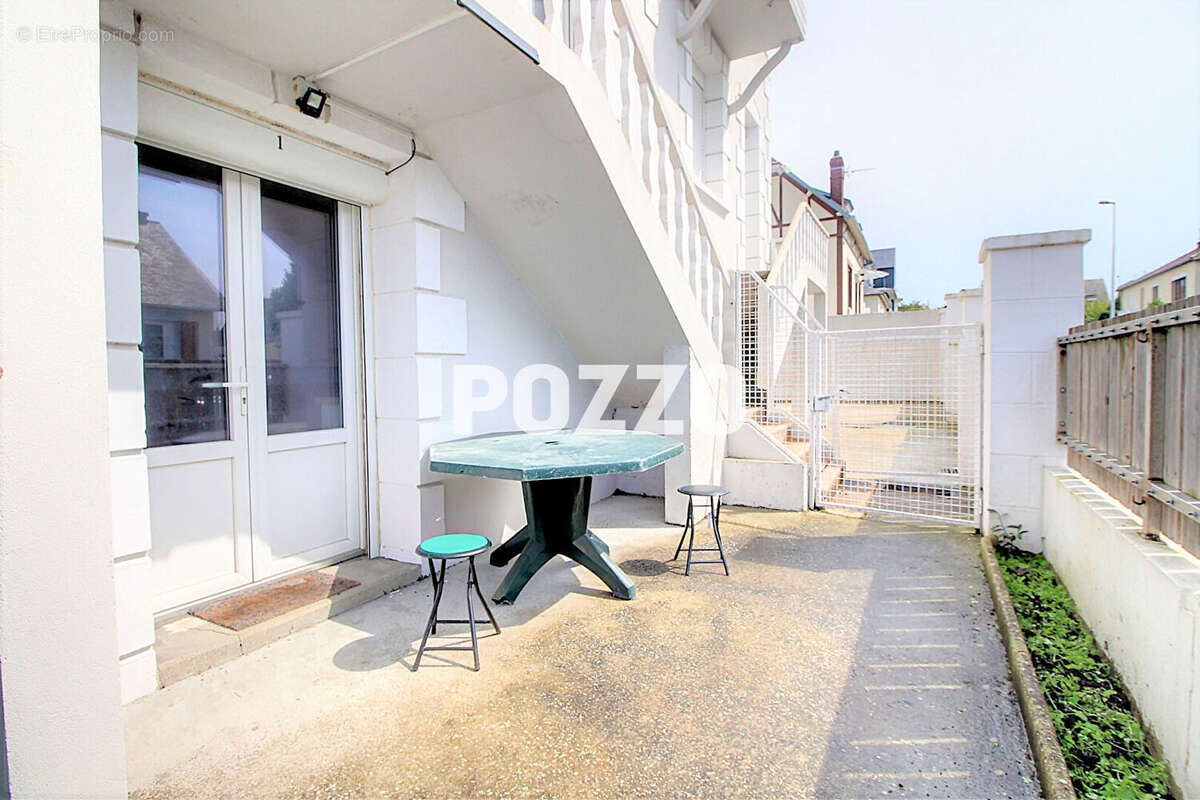 Appartement à DONVILLE-LES-BAINS