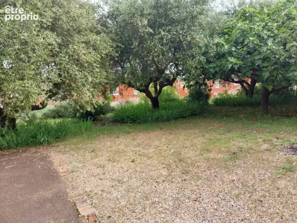Terrain 443 m² à Roquebrune-Sur-Argens  - photo 5