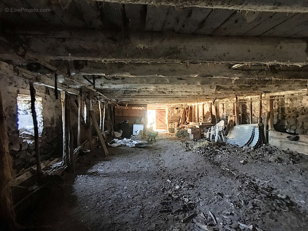 Maison à COMPAINS