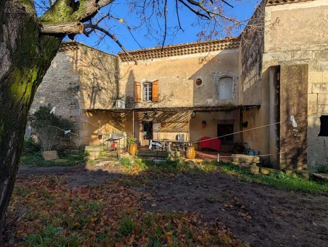 Maison à MEYNES