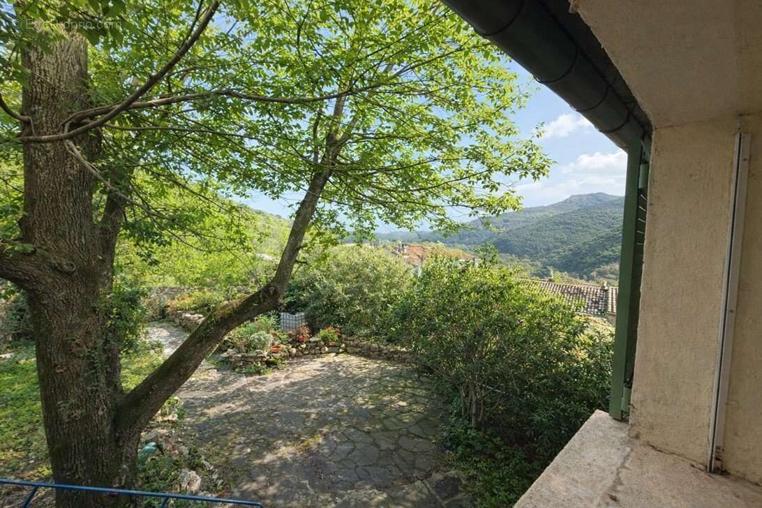 Photo 2 - Maison à COLOMBIERES-SUR-ORB