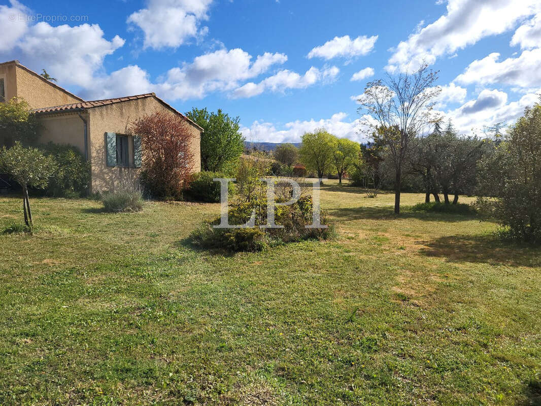 Maison à SAINT-SATURNIN-LES-APT