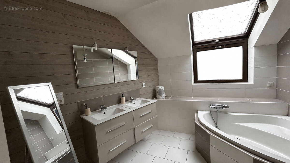 Maison Saint Aubin du Pavoil - photo 7
