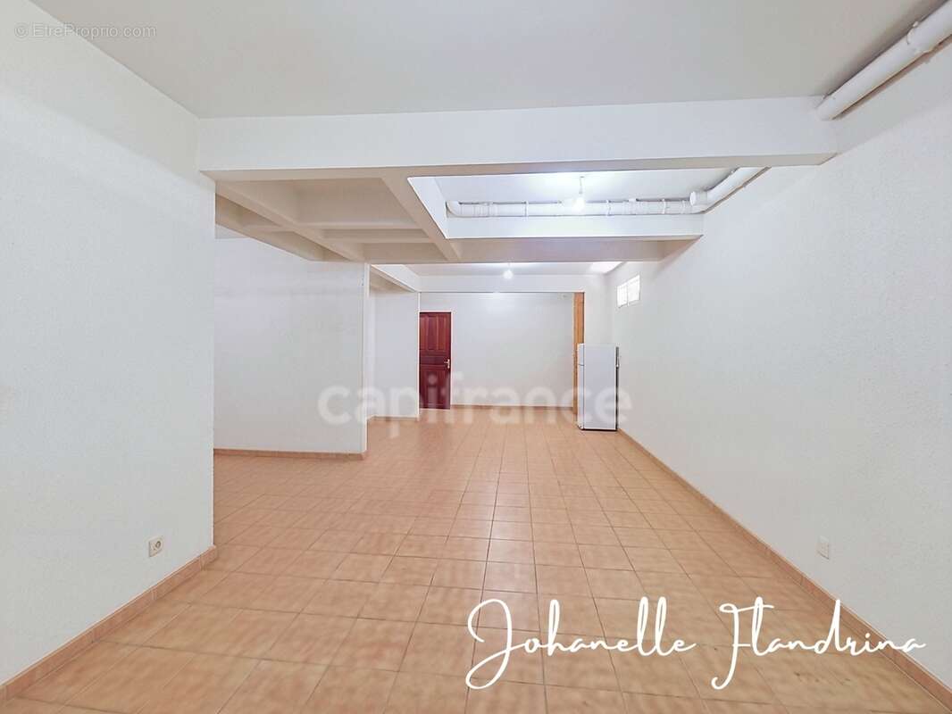Les Abymes - Immeuble à fort potentiel, 230 m² - projet professionnel, bureaux ou activité libérale - photo 27