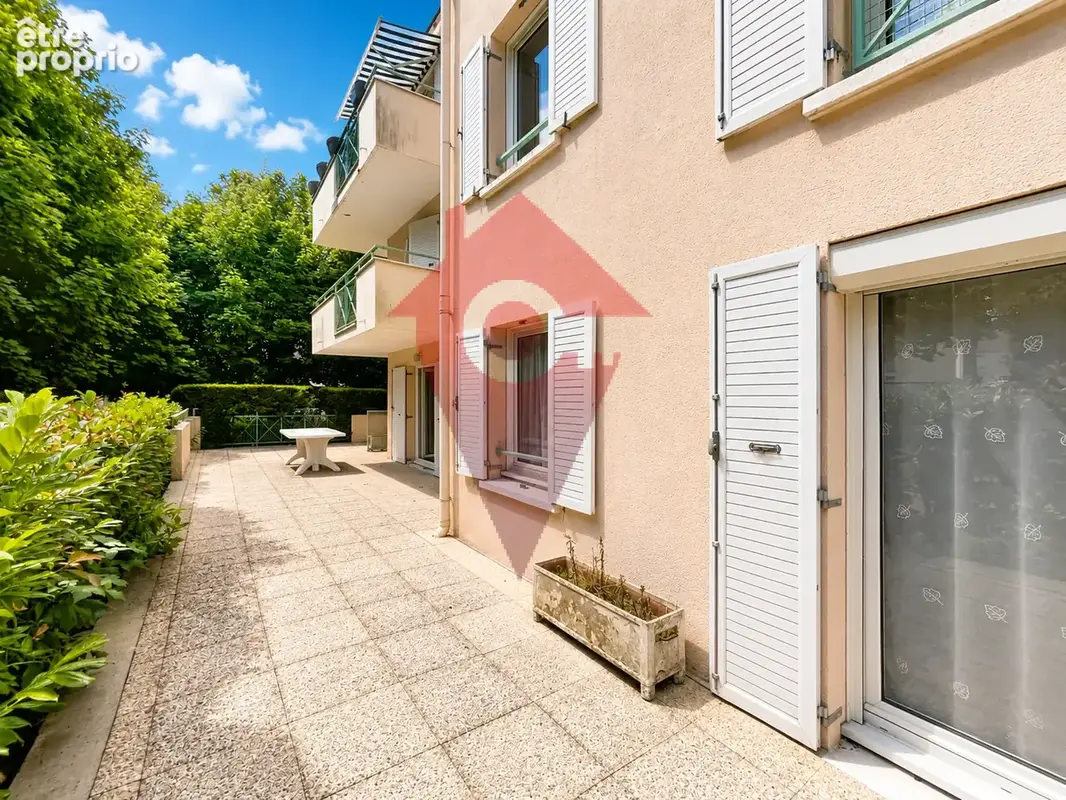 ACHETER ARPAJON Appartement 4 pièces avec exceptionnelle terrasse de plus de 70 m2 Deux parkings Une cave - photo 10