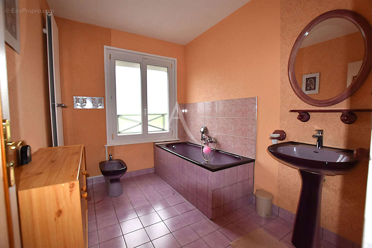 Maison à COMBS-LA-VILLE