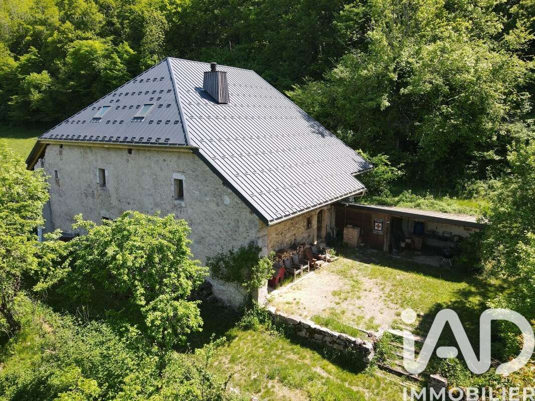 Maison 80 m² à Chezery-Forens  - photo 2