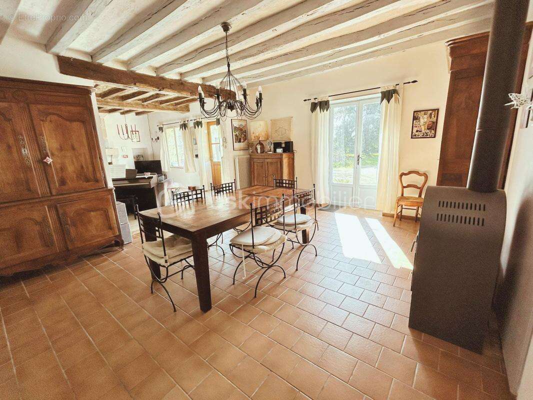 Maison à BENAIS