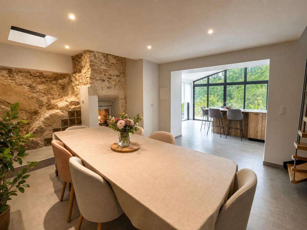Maison à VERNEUIL-EN-HALATTE