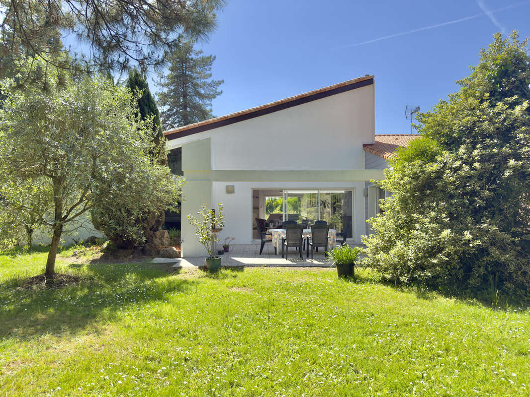 Maison à BOUGUENAIS