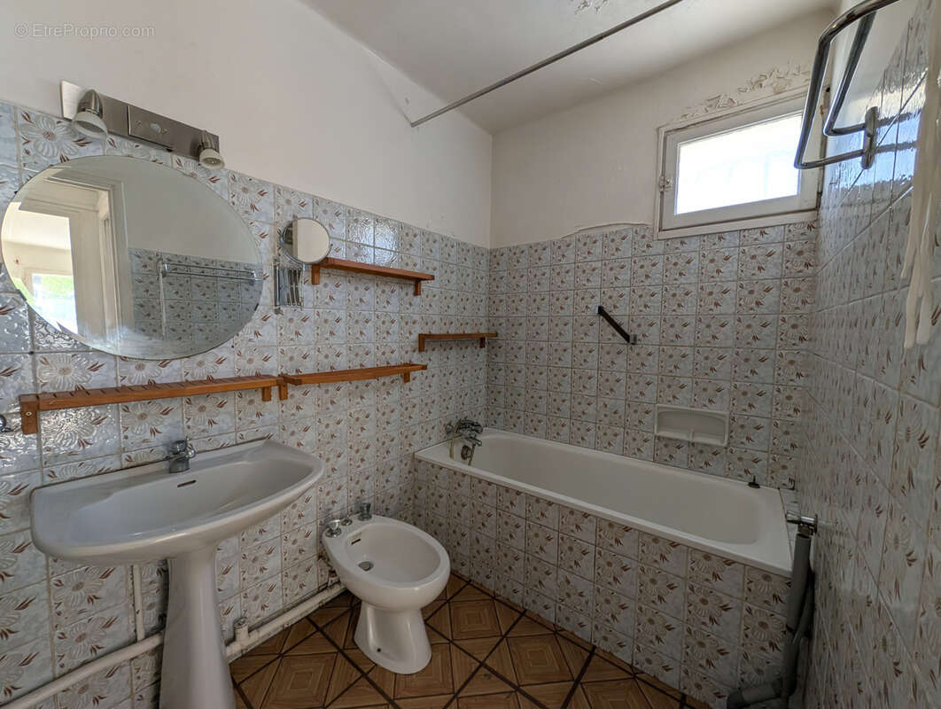 Appartement à MARSEILLE-6E