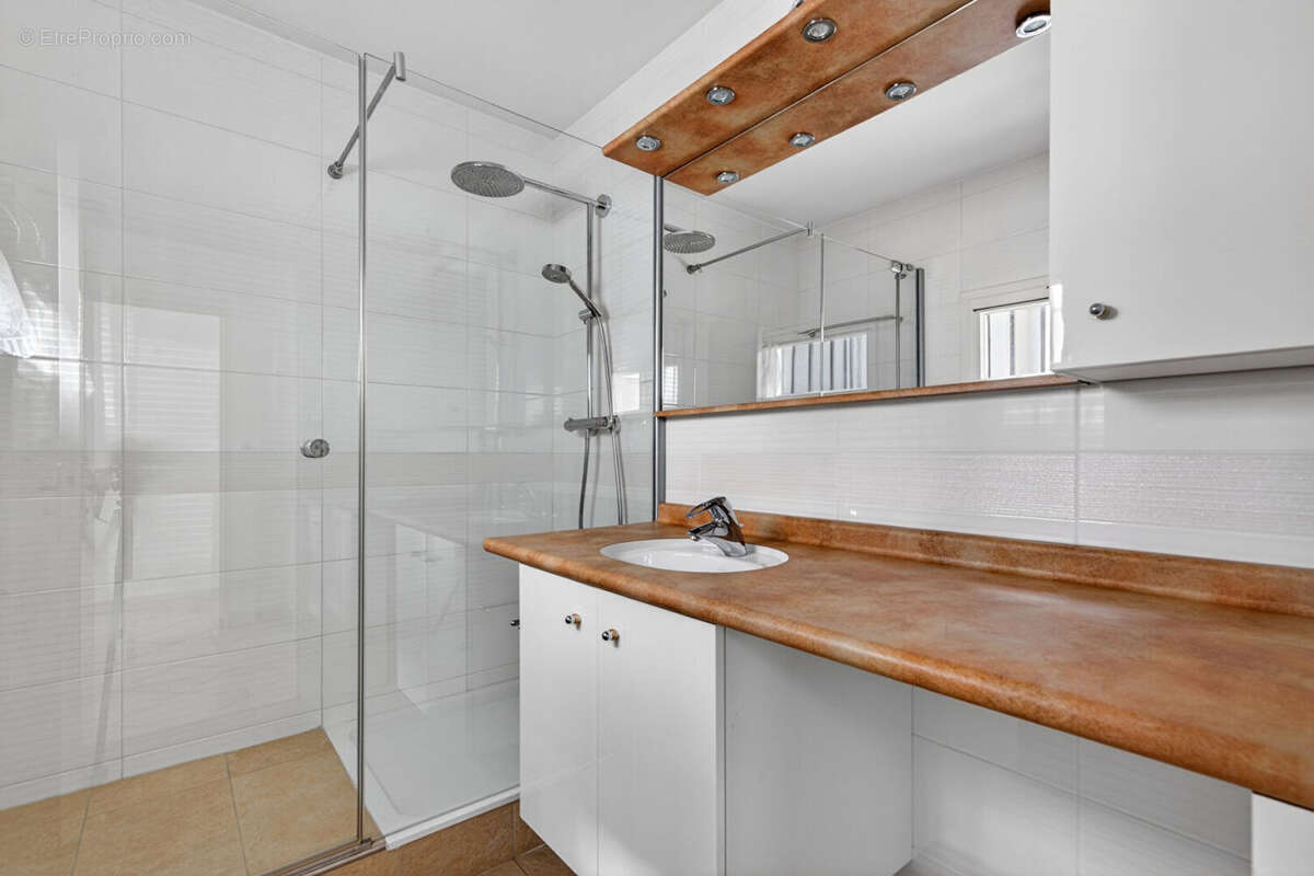 Appartement à PARIS-20E