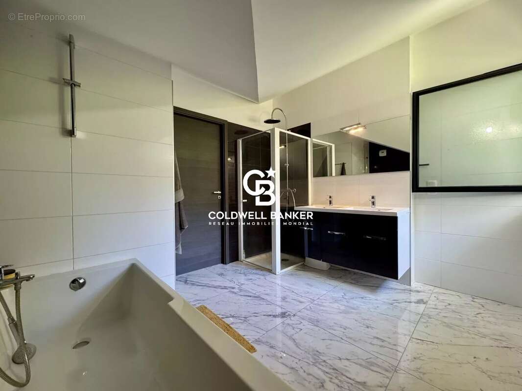 Maison à CRANVES-SALES