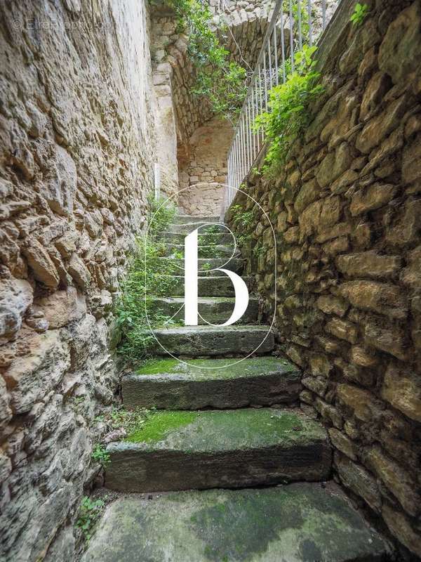 Maison à GOUDARGUES