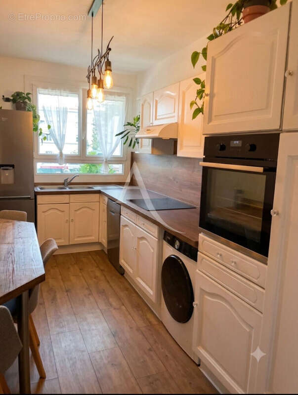 A Mitry-Mory ! Résidence « Les Cèdres » ! Cadre sécurisé, verdoyant et familial pour cet Appartement F4. - photo 3