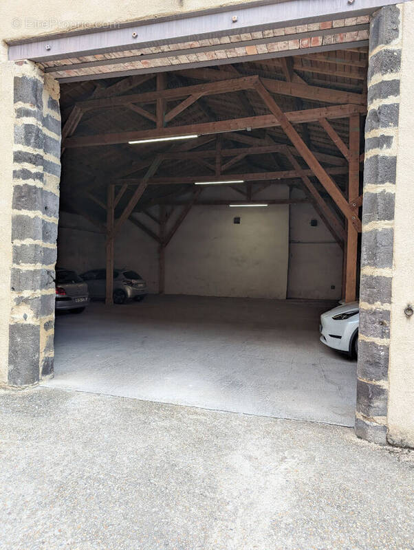 Parking à CLERMONT-FERRAND