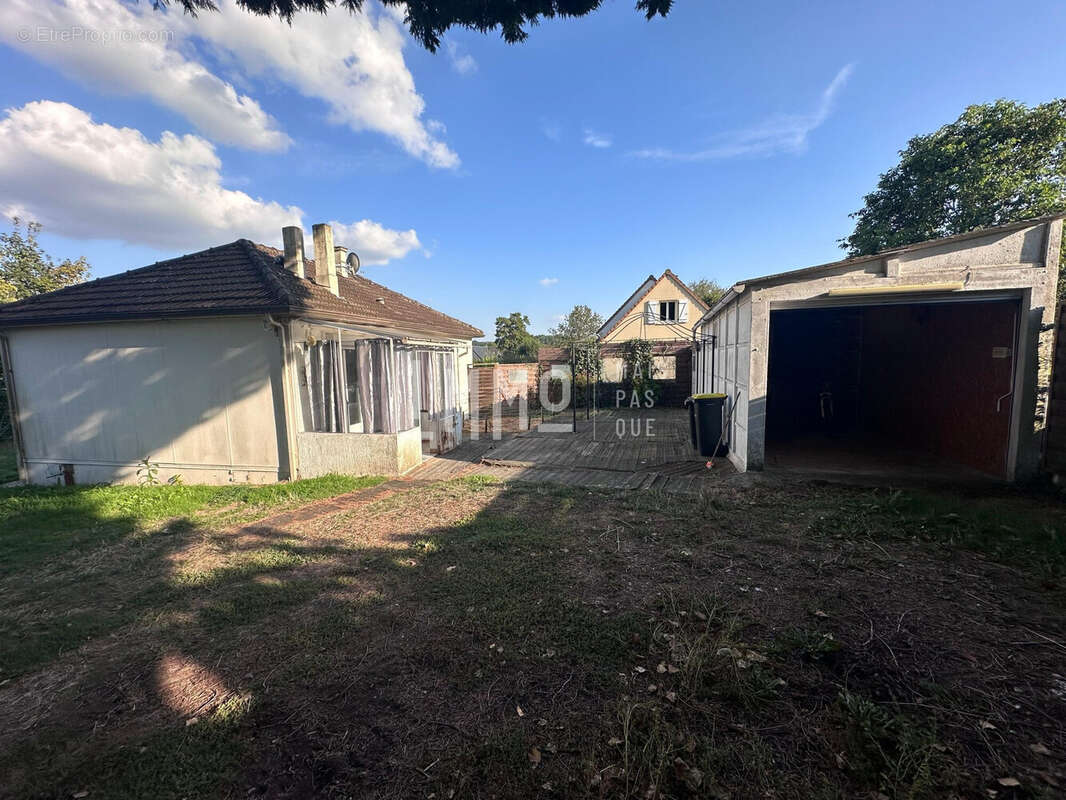 Maison à FLEE