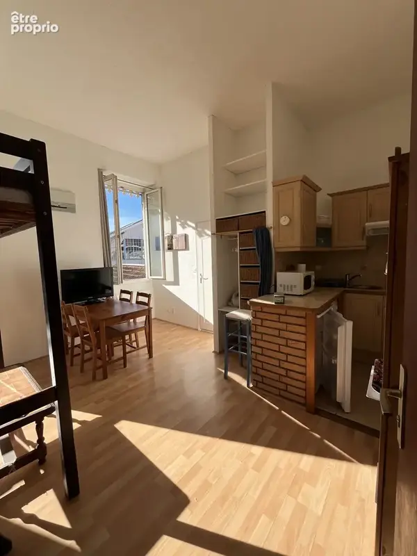 Centre ville de BIZANOS, Studio avec balcon, au calme - photo 3