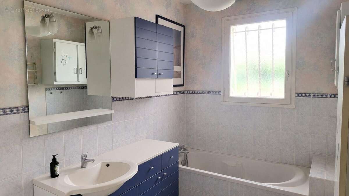 Maison 131 m² à Ablain-Saint-Nazaire  - photo 4