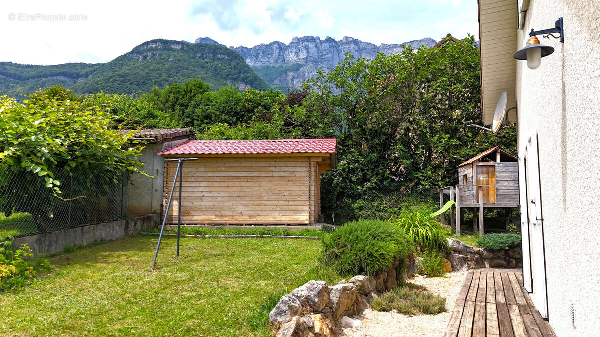 Maison à SAINT-VINCENT-DE-MERCUZE
