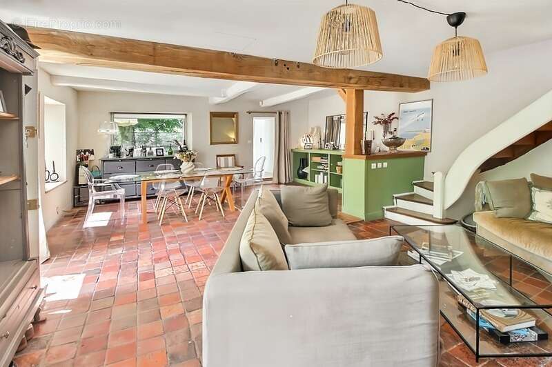 Mont-l'Évêque – Maison de caractère de 135 m² avec jardin, à seulement 4 minutes de Senlis - photo 5