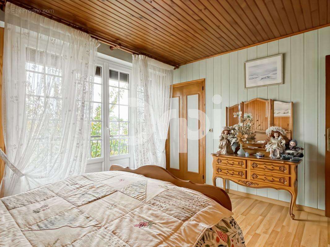 Maison à AVIRON