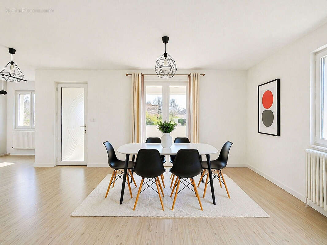 Maison à CHALEINS