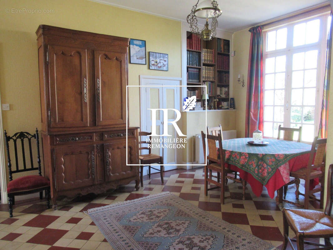 Maison 245 m² à Saint-Viatre  - photo 6