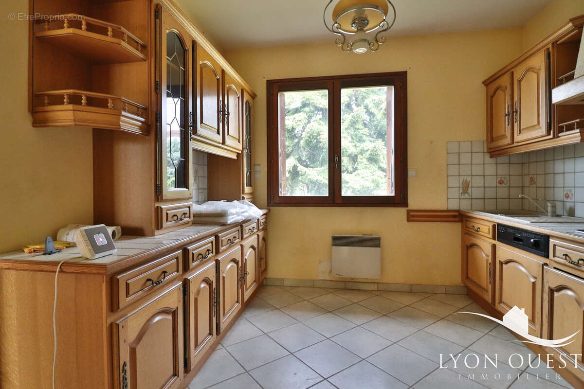 Maison à LA TOUR-DE-SALVAGNY