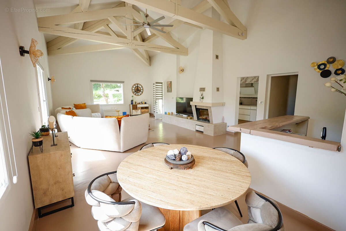 Photo 9 - Maison à SIMIANE-COLLONGUE