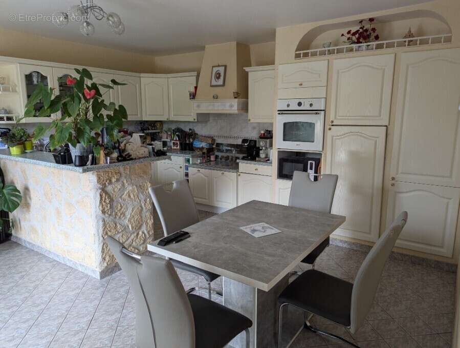 Maison à CHASSIGNOLLES