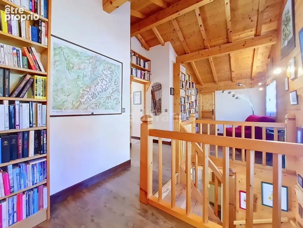 Chalet à vendre 5 pièces LES CONTAMINES MONTJOIE (74) - photo 9
